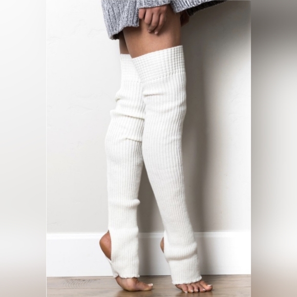 LAST PAIR! Ultra Comfy Long Over The Knee Stirrup Leg Warmers - Picture 4 of 4